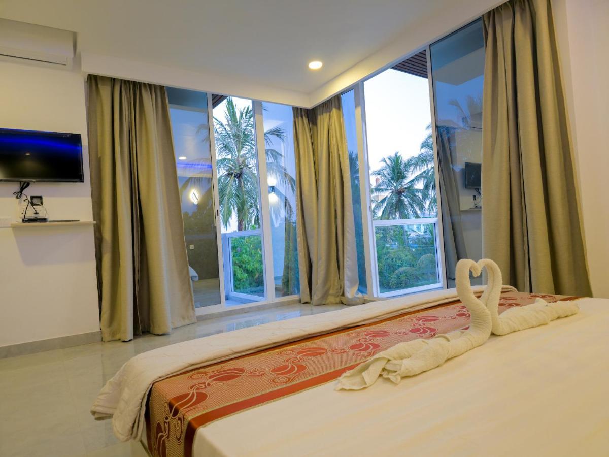 Arora View Hotel Maafushi Bagian luar foto